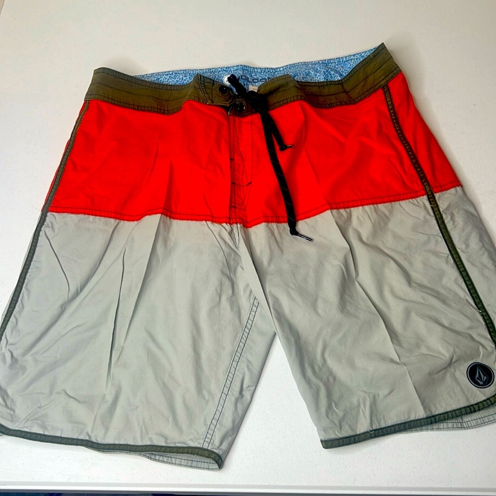 Mens volcom shorts